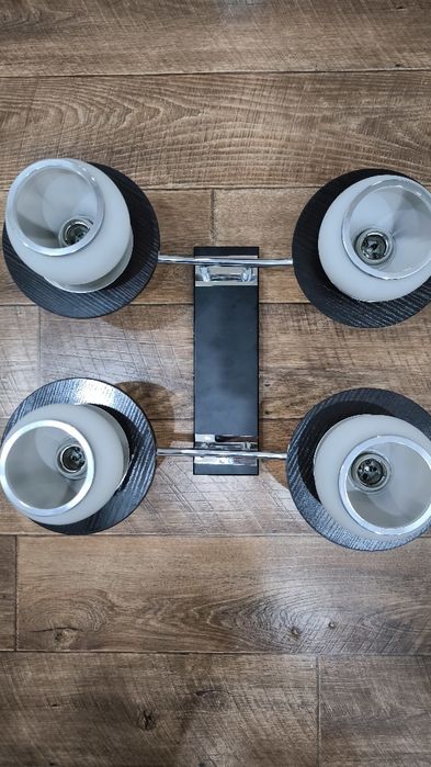 Современная люстра 4 плафона