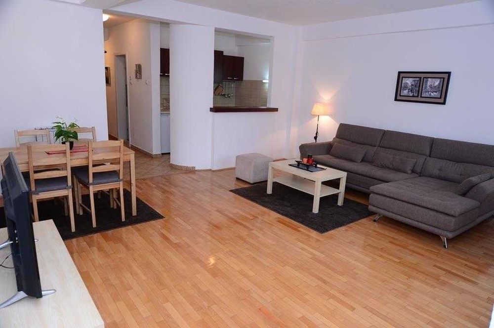 Дава се под наем Тристаен апартамент в Пловдив, Въстанически - 74 кв.м за 204 € - Снимка #1