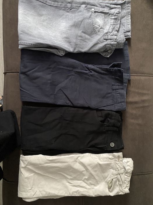 Продам джинсы на 10,11 лет четыре штуки