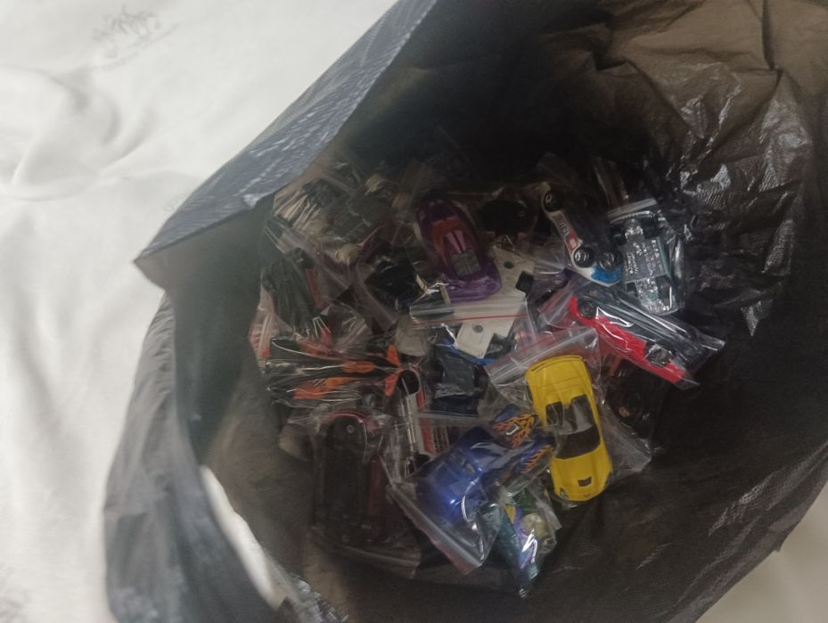 Продам hot wheels