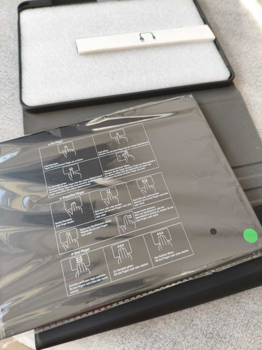 Carcasă Vobafe cu tastatură pentru iPad Air 11"/10.9"  Negru