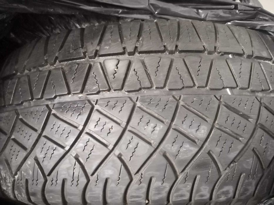 БУ   Шины  летние  Мишлен 265/65/18     в отличном состоянии  1 год .