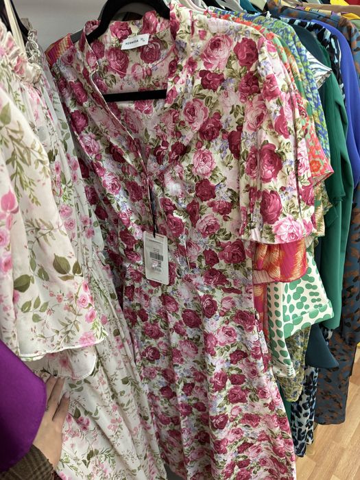 Se vinde stoc haine de dama noi