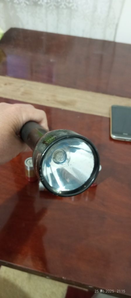 Фонарь Mag-lite .