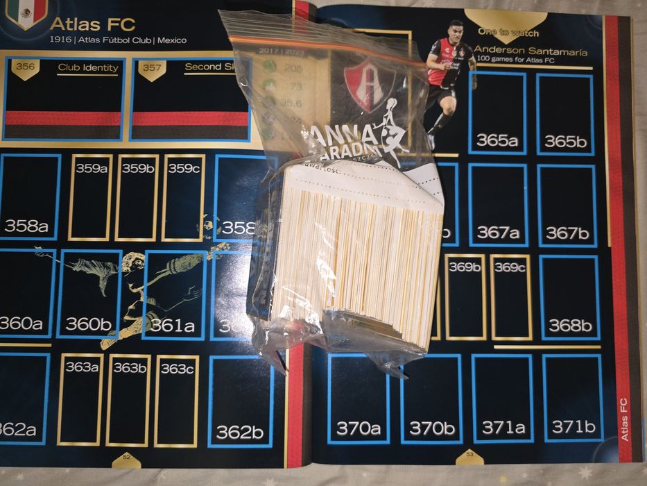 Album nelipit Panini Fifa 365 2023,lipsesc 12 stickere,  220 lei