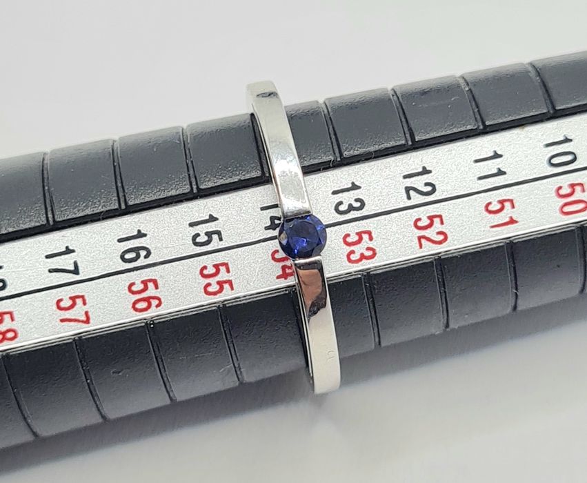 Inel din aur galben de 9k cu safir