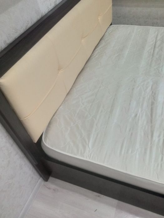 Продам кровать и плательный шкаф состояние хорошее