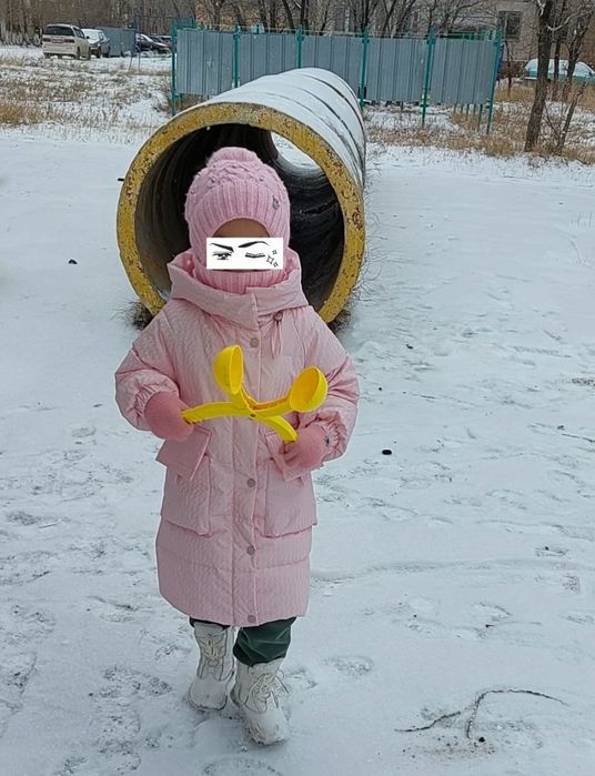 Продам куртку на девочку