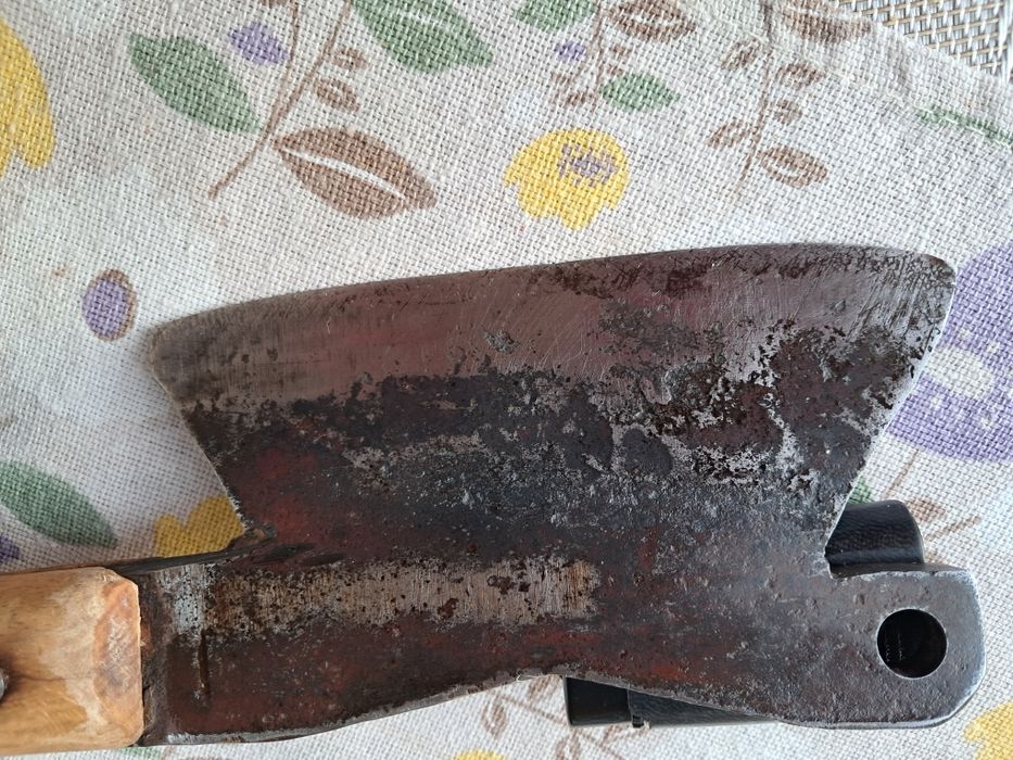 Продавам стар кован сатър режещата част 140мм шир.75мм