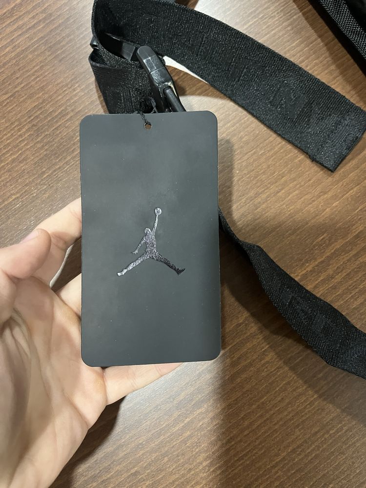 Чанта NIKE AIR JORDAN тип паласка luda