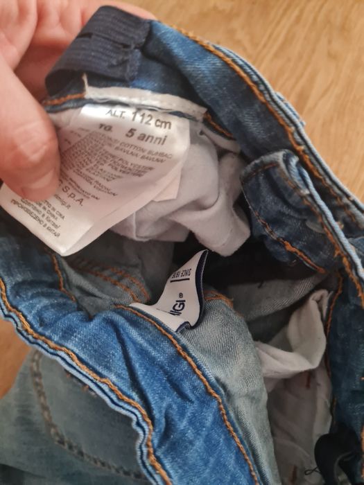 Продавам Детски дънки за 5 - 6 годишни момчета