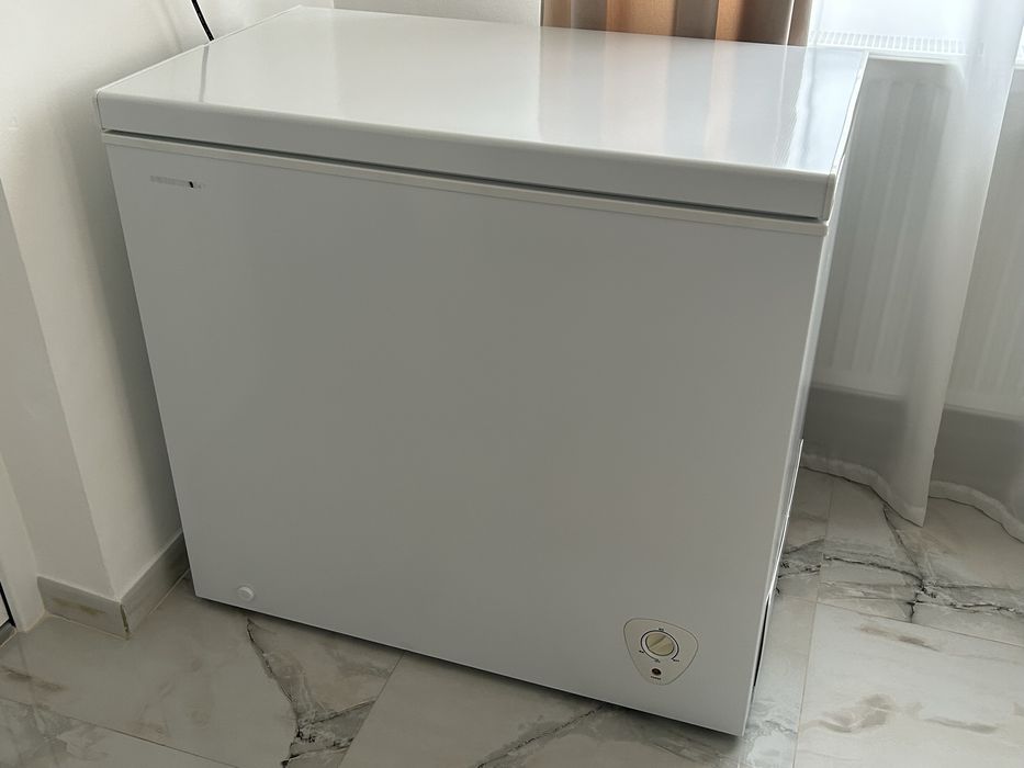 Lada frigorifica heinner