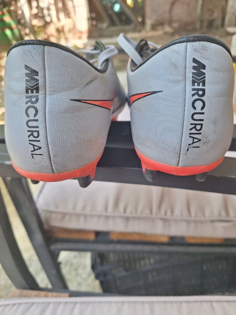 Бутонки Mercurial