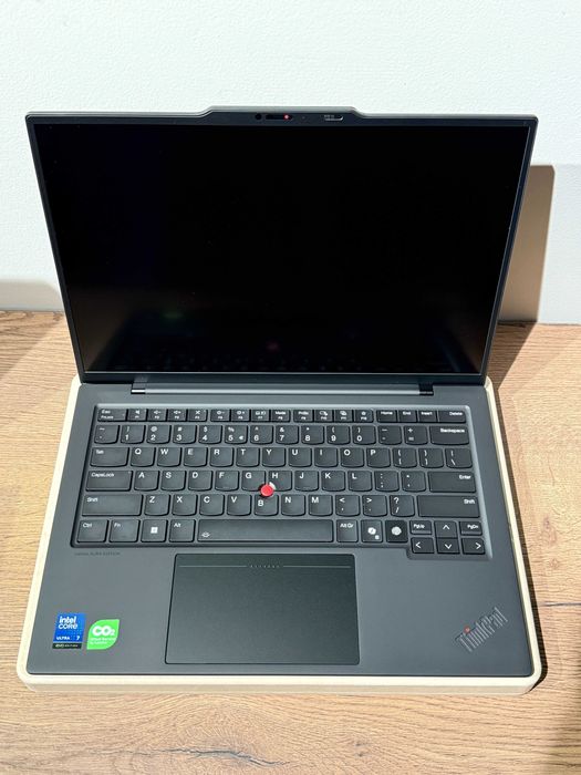 Lenovo ThinkPad X1 Carbon Gen 13 14" OLED 120Hz Ultra 7 32GB Ram 2TB