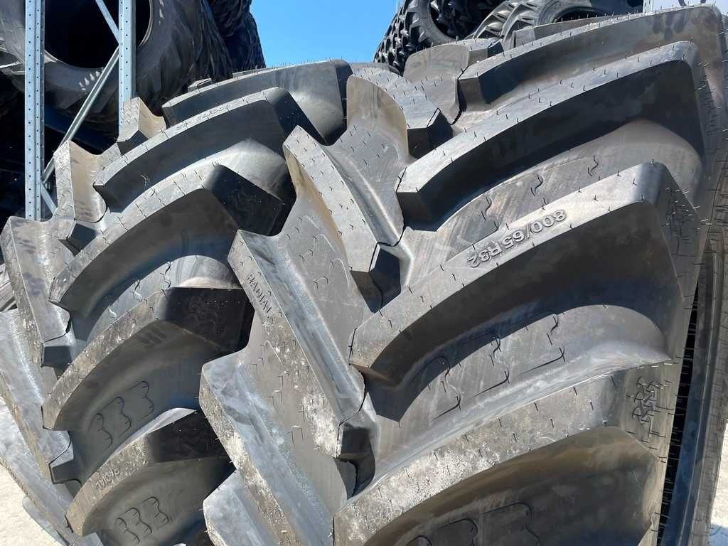 Anvelope noi 800/65R32 radiale marca BKT pentru combina