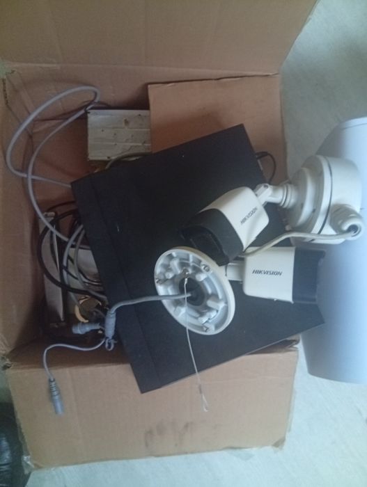 Vănd camere de supraveghere video