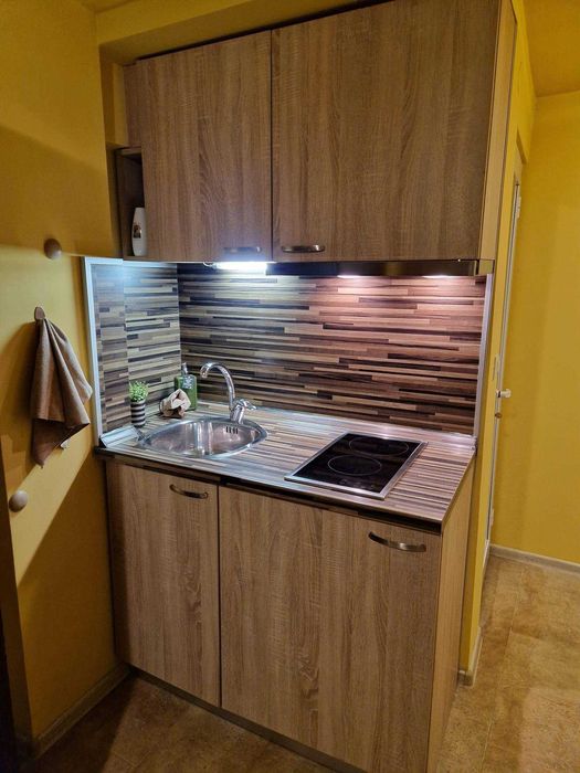 Дава се под наем Едностаен апартамент в Пловдив, Център - 25 кв.м за 225 € - Снимка #2