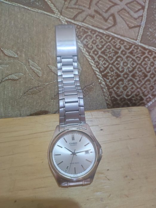 Vînd ceas original Casio stare excelentă