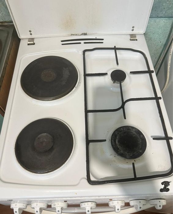 Газовая плита с рабочей духовкой