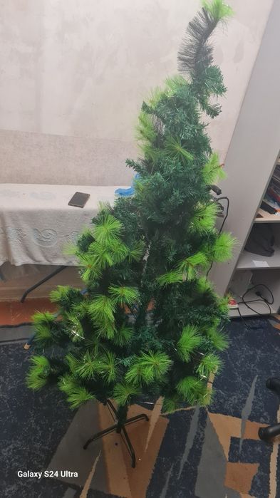 Новогодняя ёлка искуственная с игрушками