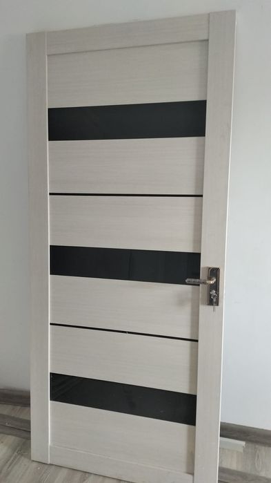 Ақ есік срочно сатылады