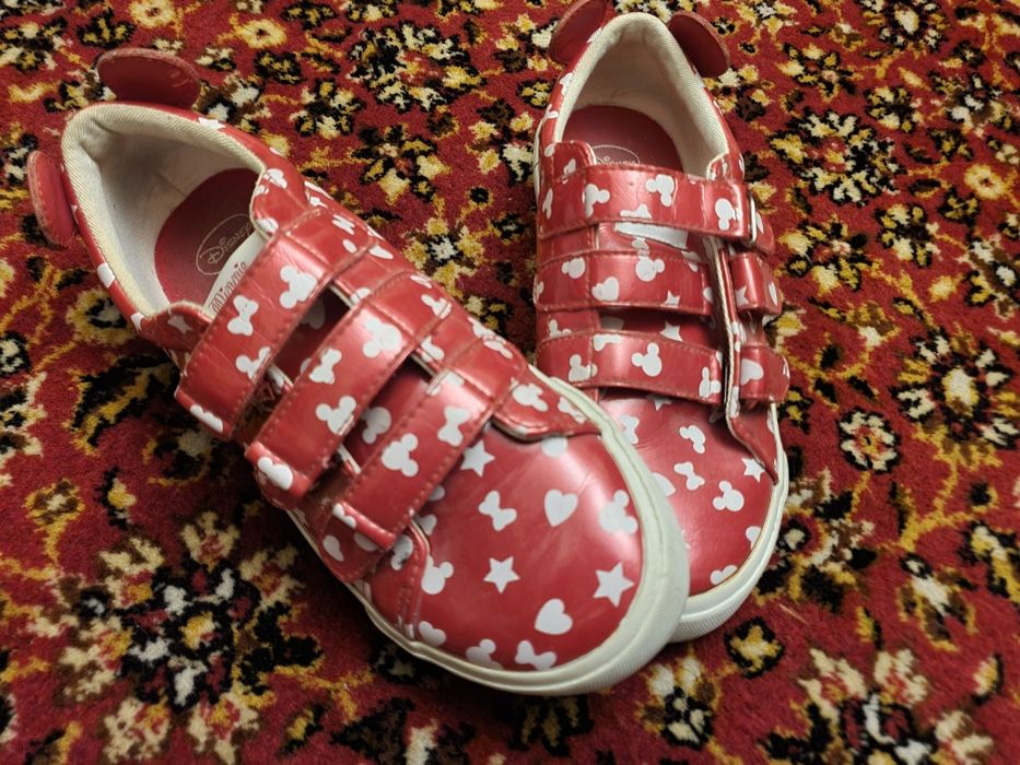 Стильные кроссовки для девочки lefties!