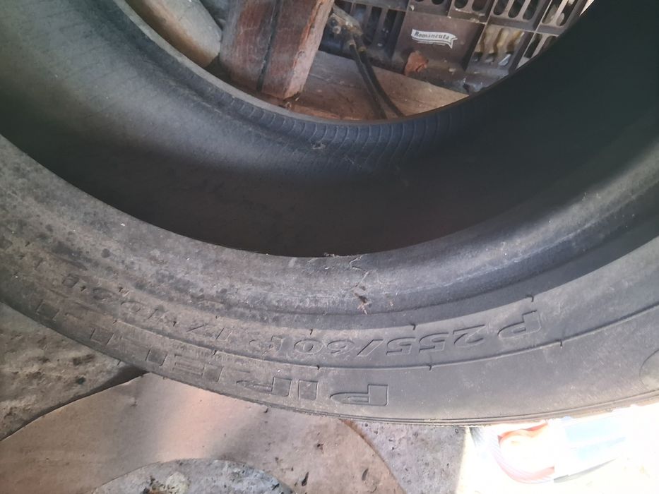 Vând cauciucuri de iarna 255/60 r17