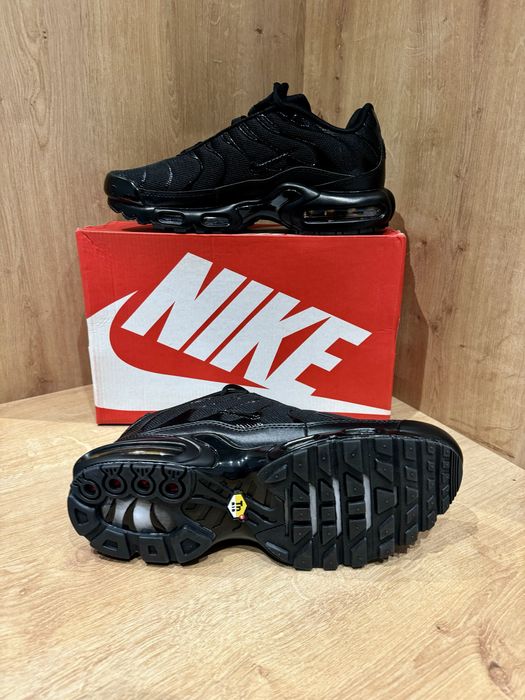 НОВО! Nike Air Max Plus TN - Triple Black маратонки