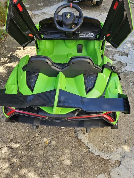 Акумулаторна количка Ламборджини  Венено