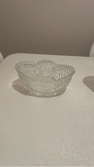 Вазы хрустальные,  графины и салатницы
