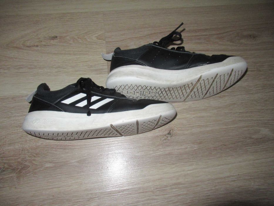 ADIDAS--Оригинални маратонки--36 номер