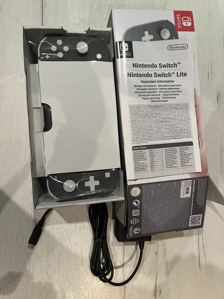 NINTENDO lite! Чистно нов!