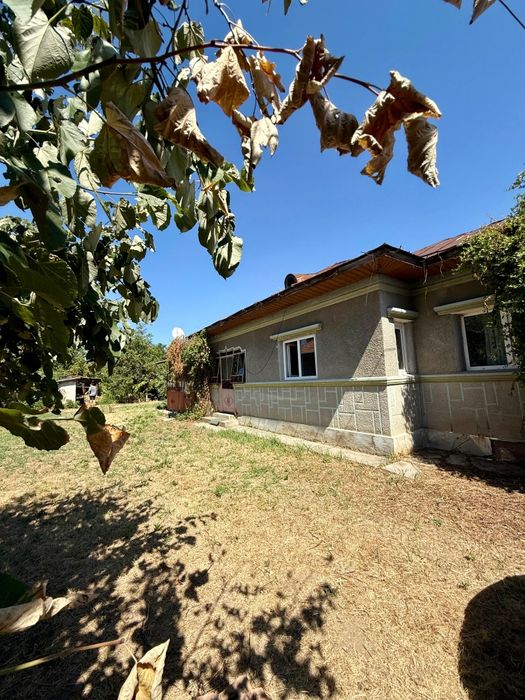 Vând casă cu teren generos, acces direct la DN, Balta Doamnei
