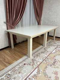 Продается стол для гостиной в идеальном состоянии (1,30мх5м)