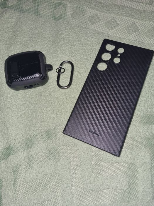 Продам чехол на s24 ultra, Galaxy buds 3 pro