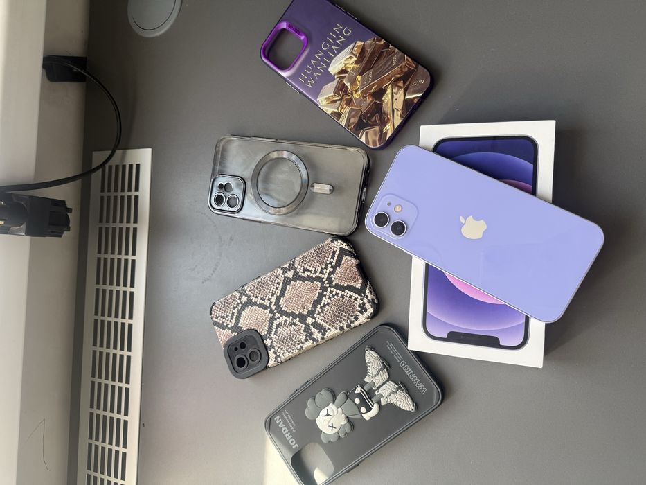 iPhone 12 / 64 гб