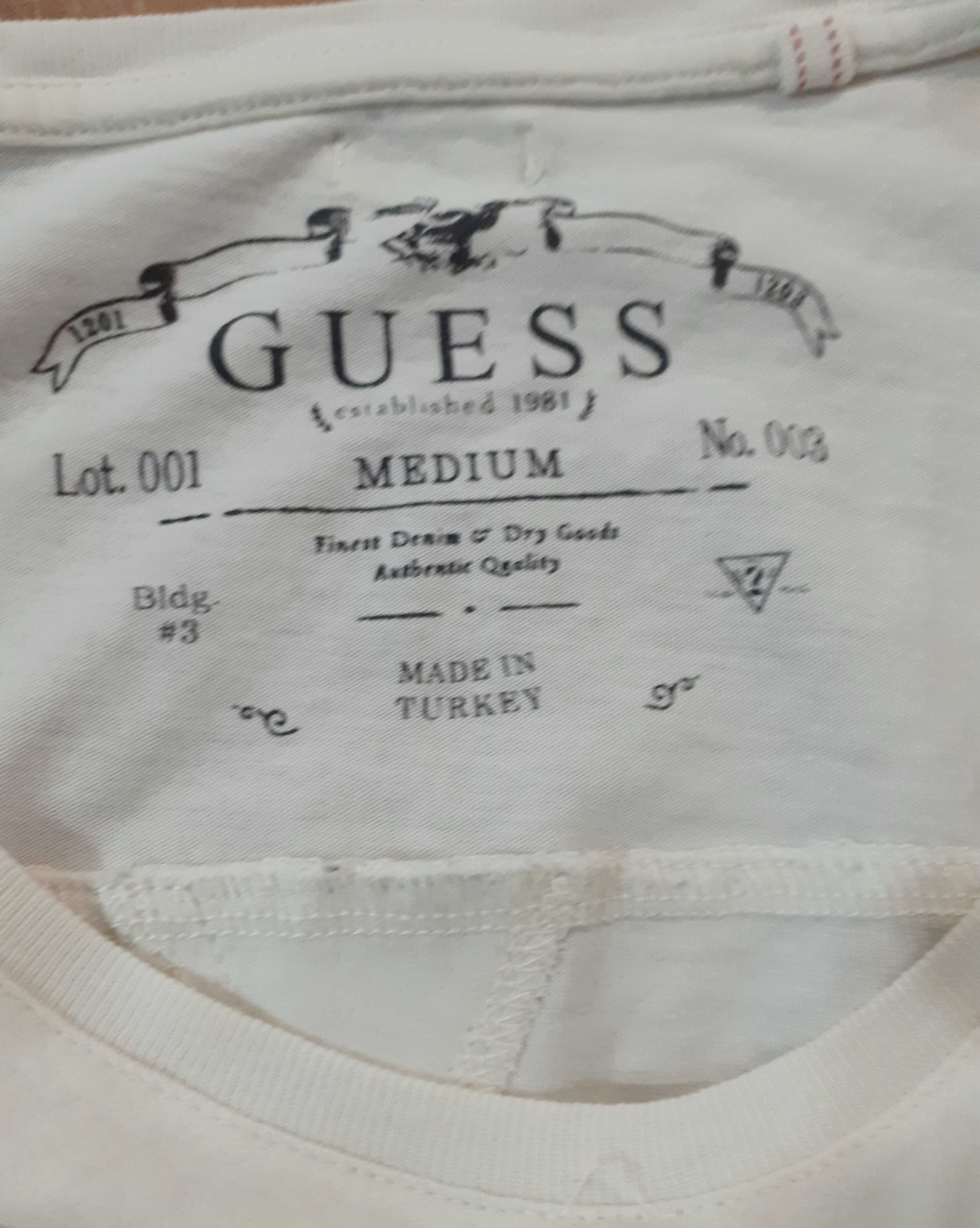 Tricou Guess (original), alb,  maneca scurta, aplicatii cu tablouri