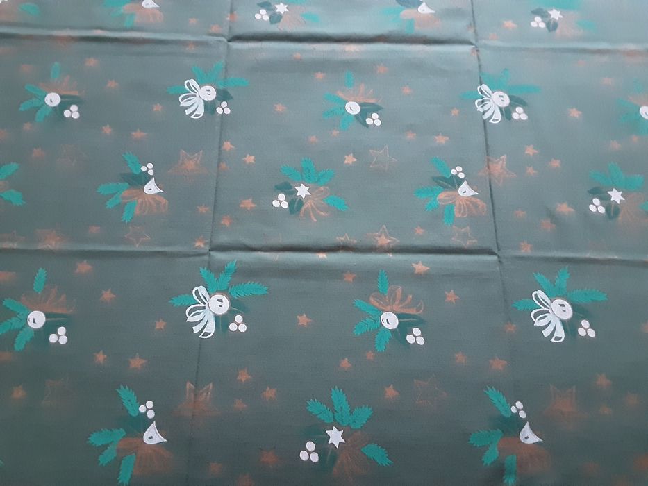 Коледни покривки и тишлайфери от 15 до 5 лв