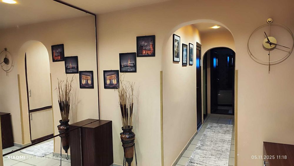 Închiriez apartament 3 camere