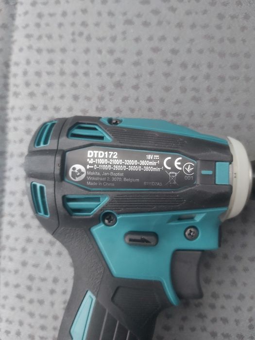 Vand Makita DTD 172 autofiletanta masina insurubat cu impact