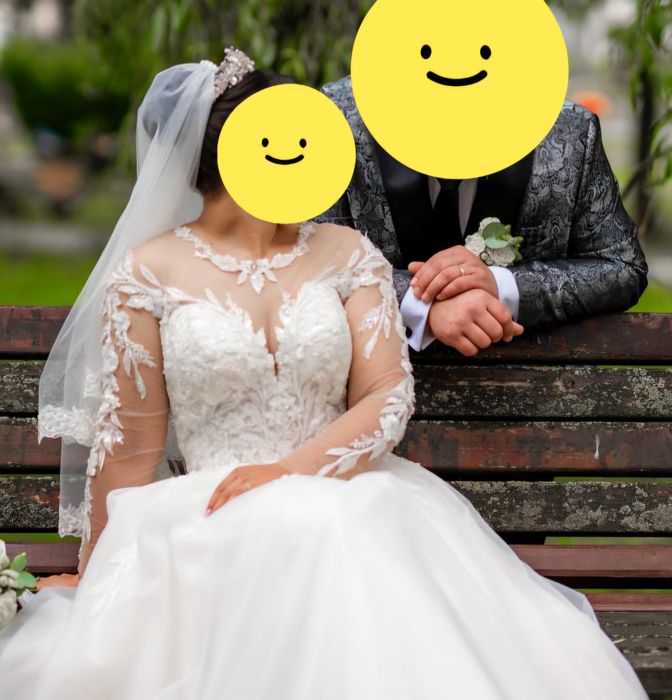Se oferă spre vânzare rochie de mireasă (curățată profesional)