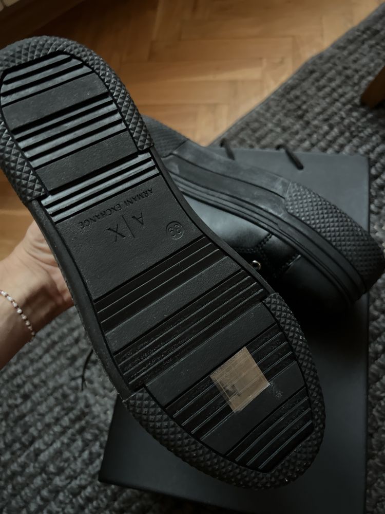 Нови оригинални Armani Exchange, 39 номер, кожени