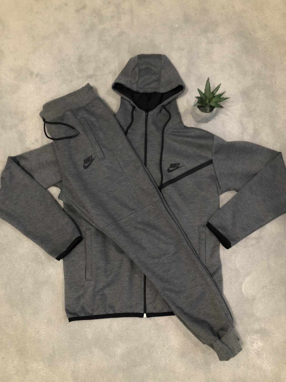 Спортен екип Tech Fleece