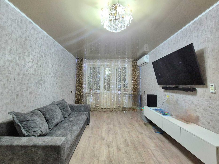 Продам 2-комн квартиру, на 4 мкр на 5/5 эт