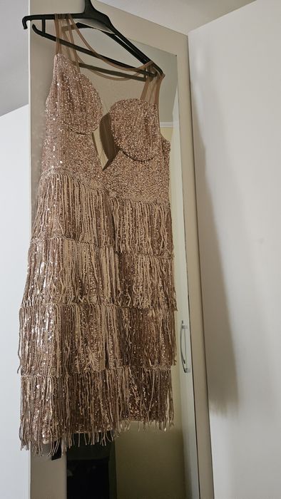 Vand rochii si pantofi