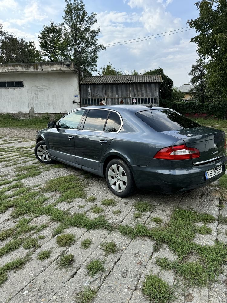Vând skoda superb 2 anul 2010