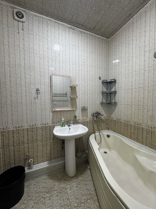 Срочно 2 хонали квартира сотилади!