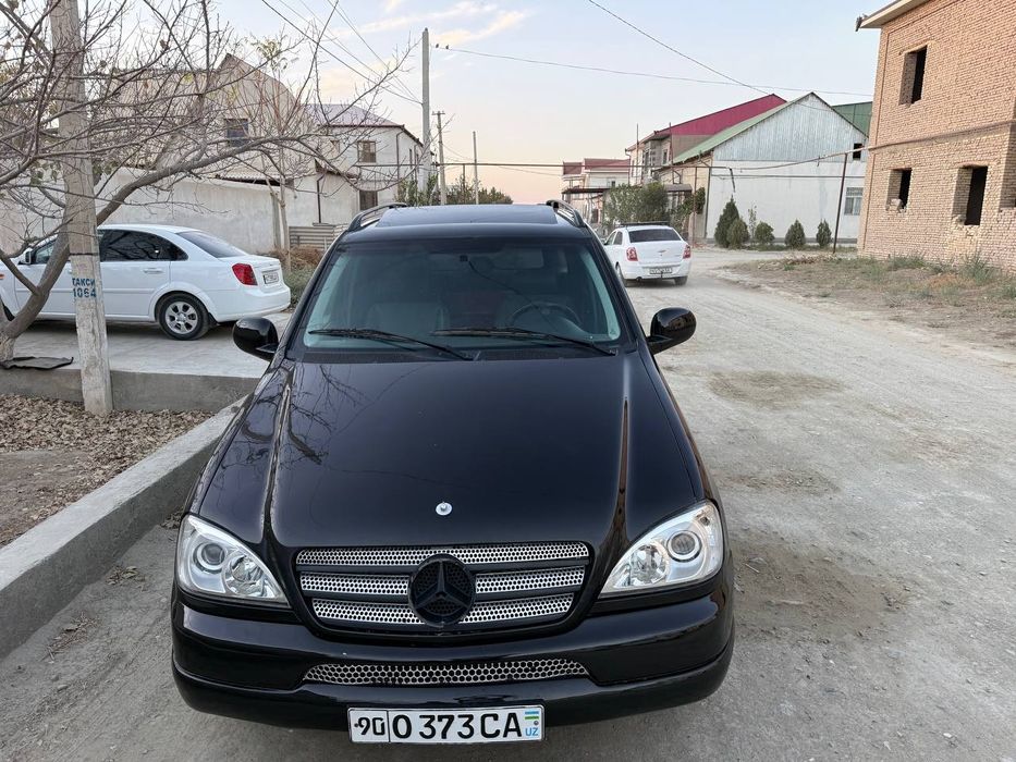 Ml 320 moshina butun avtomat qoropkaga ozgina ishi  bor 4500 busa ber