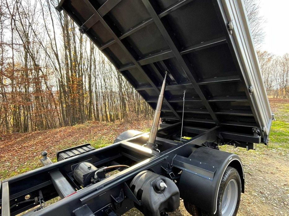 Iveco Daily 35C15, an fabricatie 2007, basculabil pe trei parti