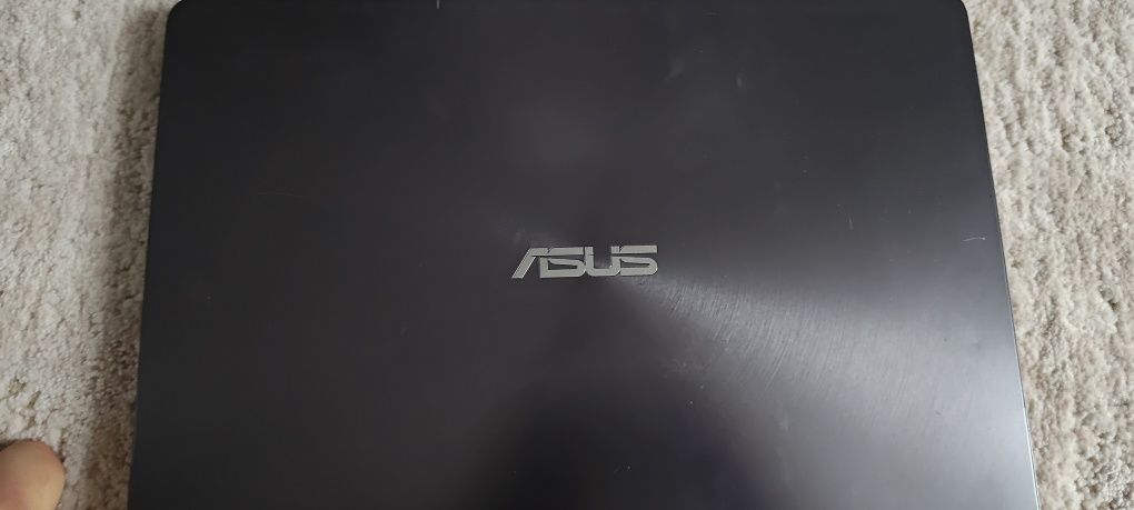 Laptop Asus i5 PENTRU piese